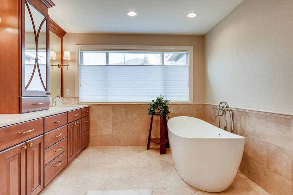 Winterthur Highlands Ranch Bathroom — photo 6